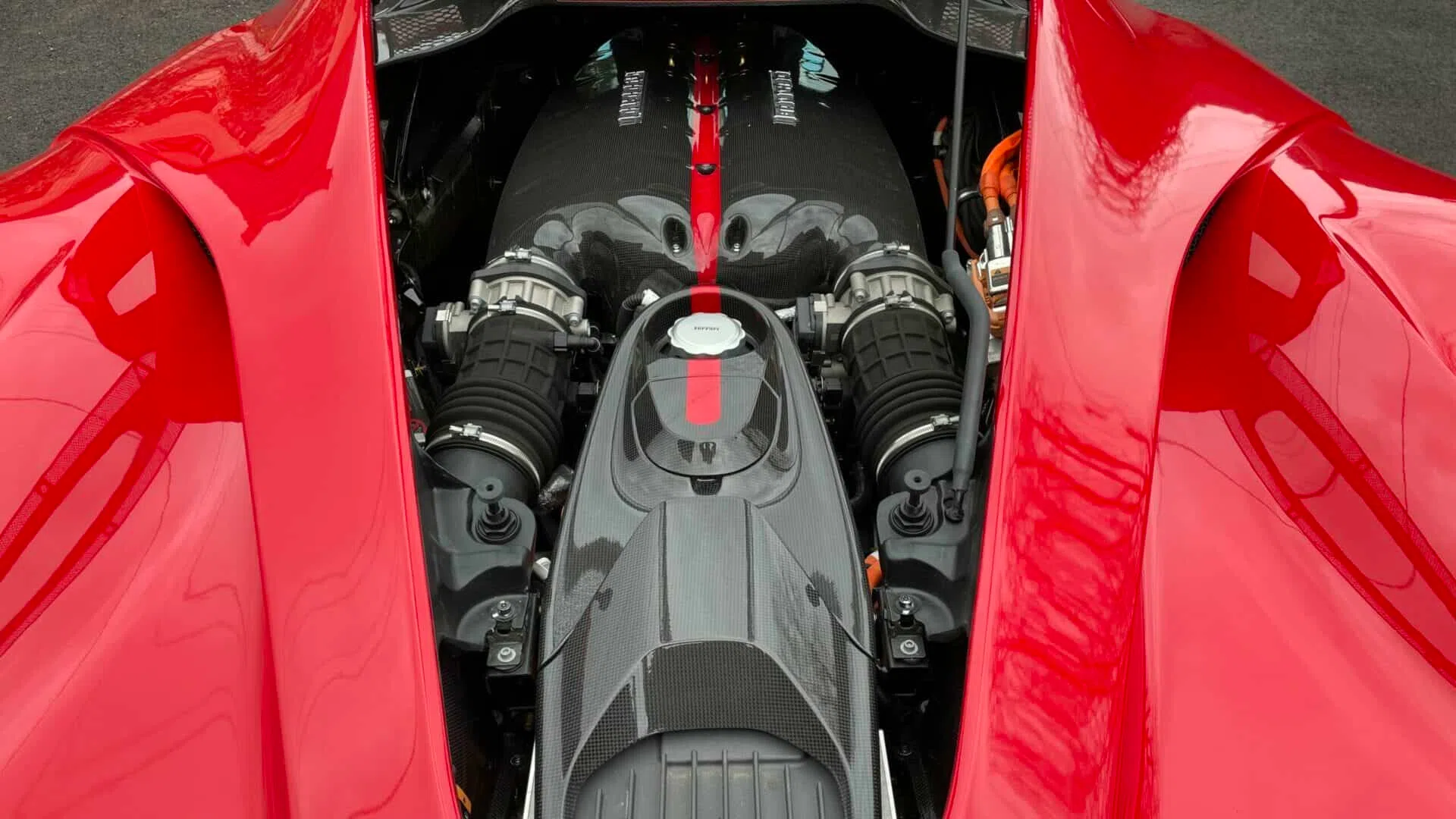 2014 Ferrari LaFerrari engine