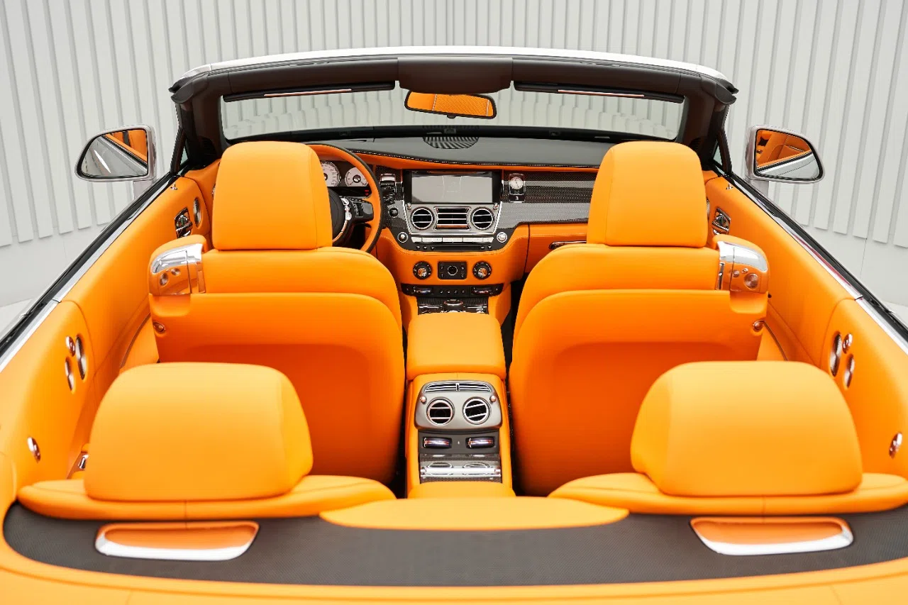 2023 Rolls-Royce Dawn Black Badge interior, seats