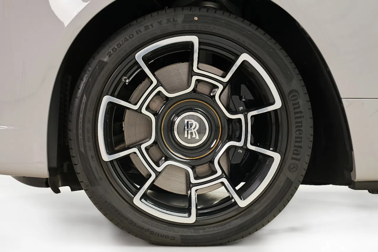 2023 Rolls-Royce Dawn Black Badge wheel