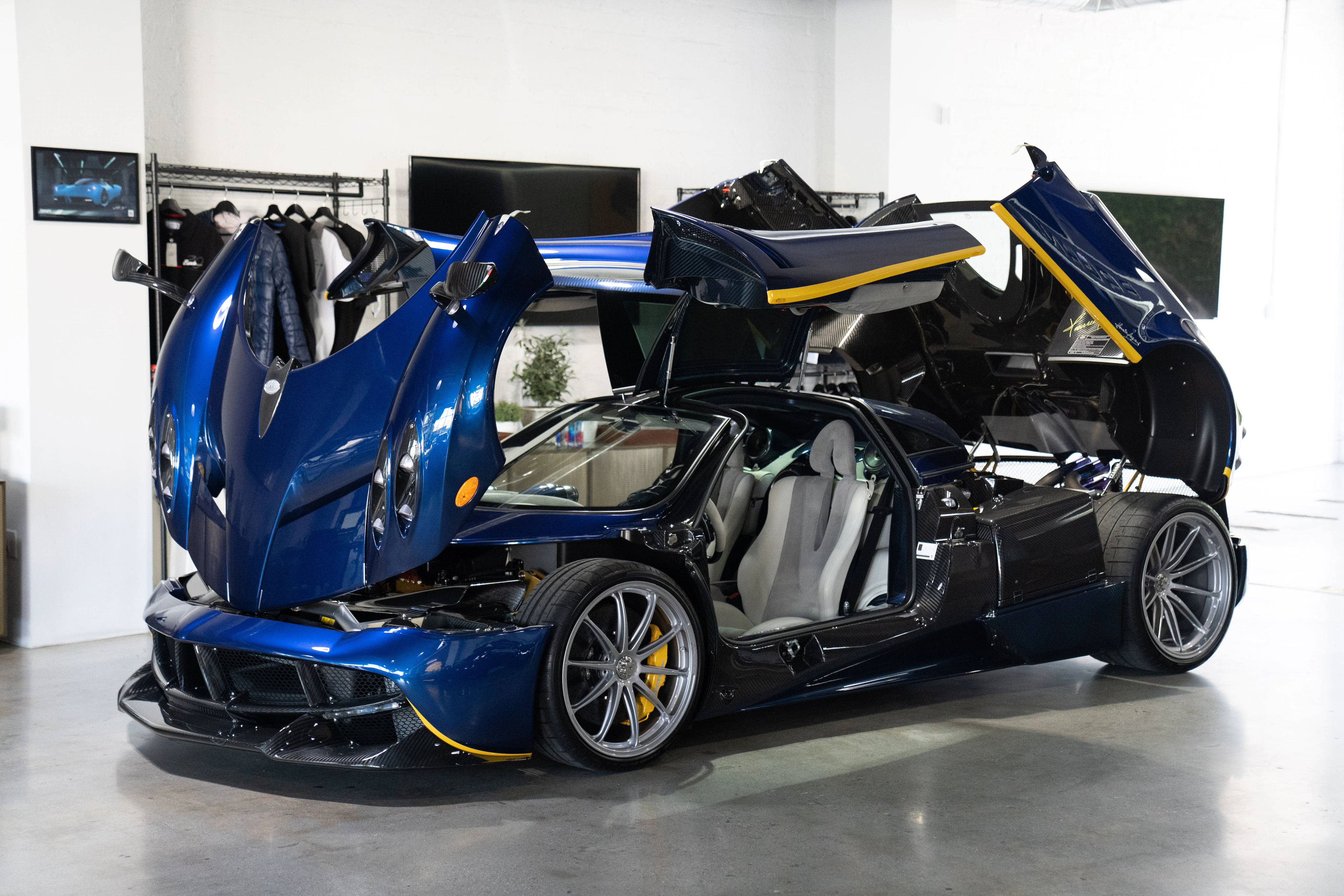 2014 Pagani Huayra Coupe 62/100, 18/20