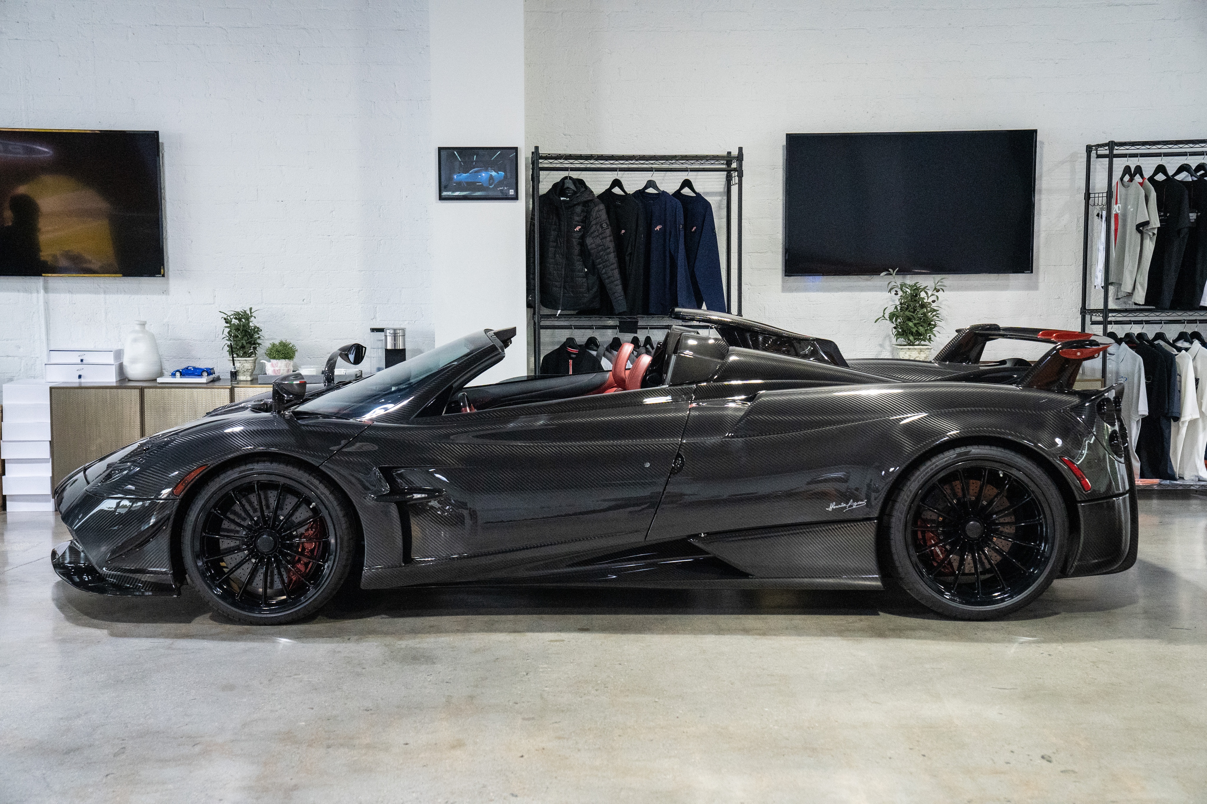 2018 Pagani Huayra Roadster, 8/17