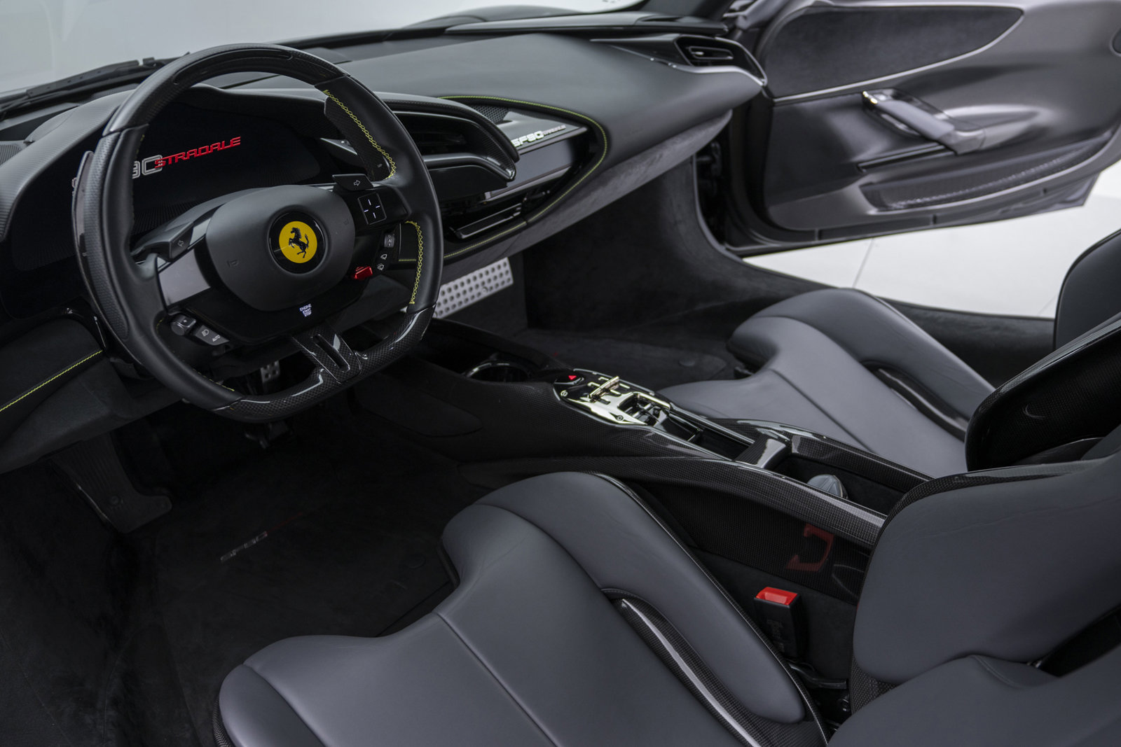 2021 Ferrari SF90 Stradale Assetto Fiorano, 4/19