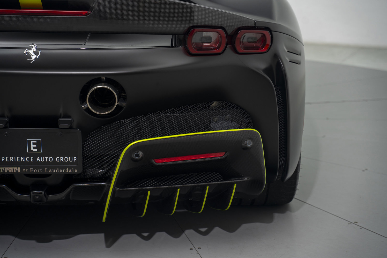 2021 Ferrari SF90 Stradale Assetto Fiorano, 14/19