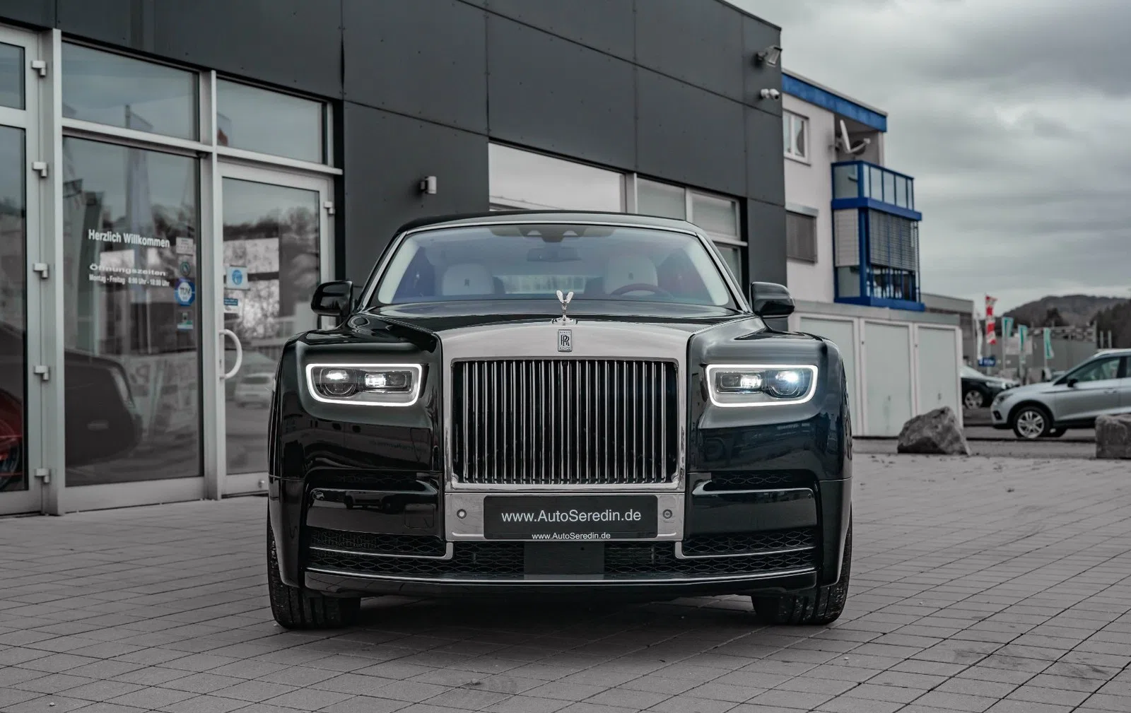2023 Rolls-Royce Phantom Extended Wheelbase for sale, exterior, Black