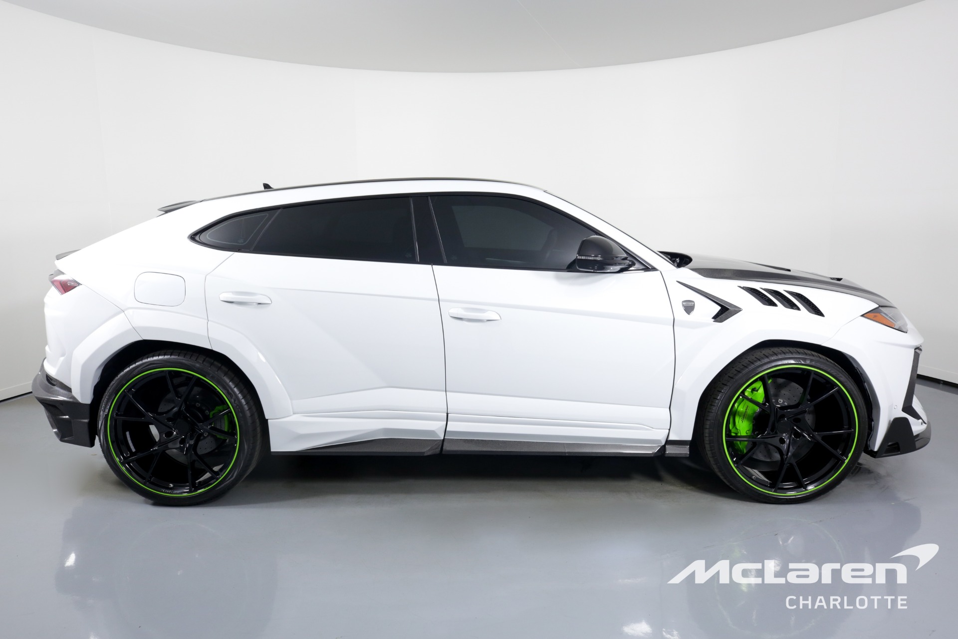 2020 LAMBORGHINI URUS, 7/19