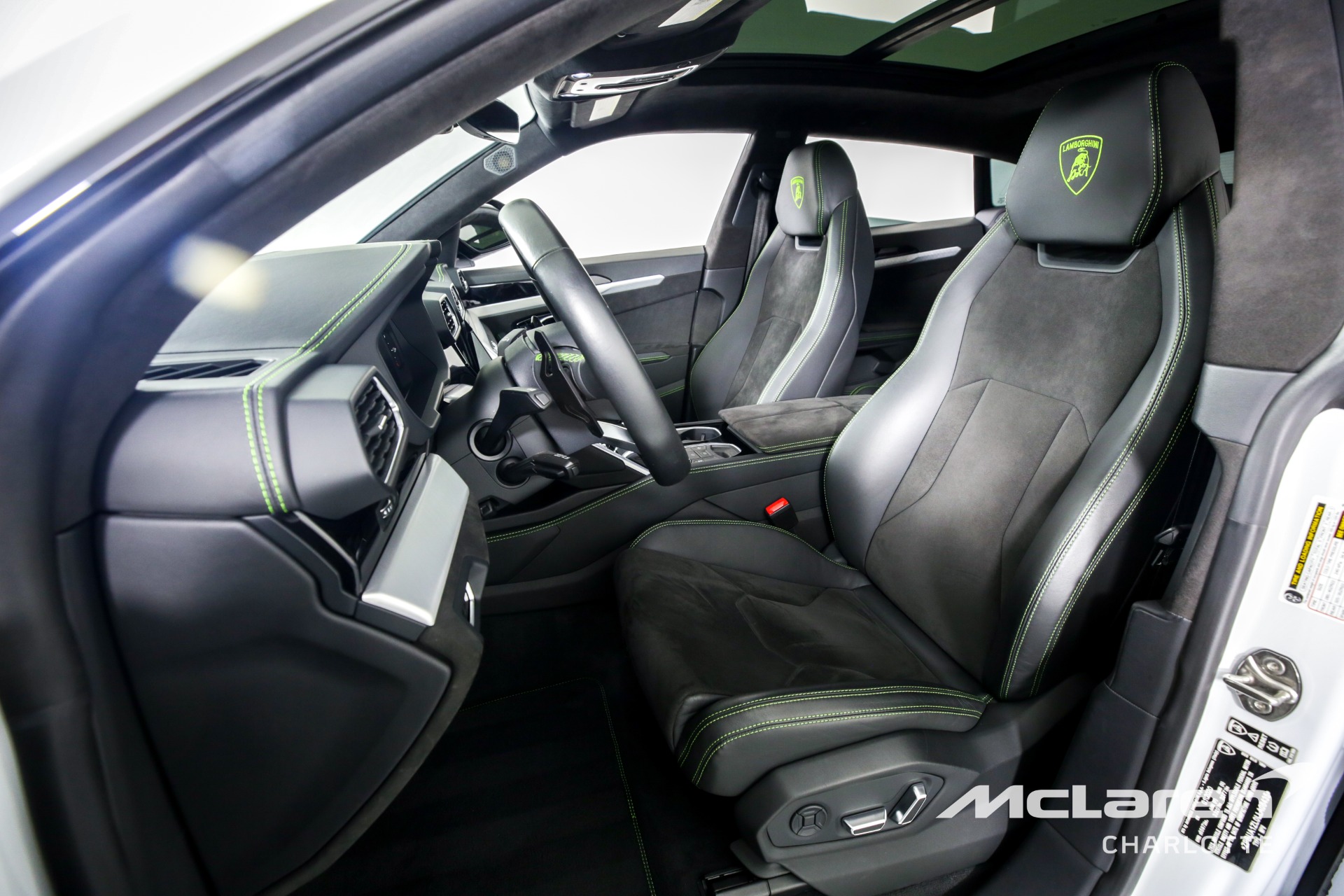 2020 LAMBORGHINI URUS, 9/19