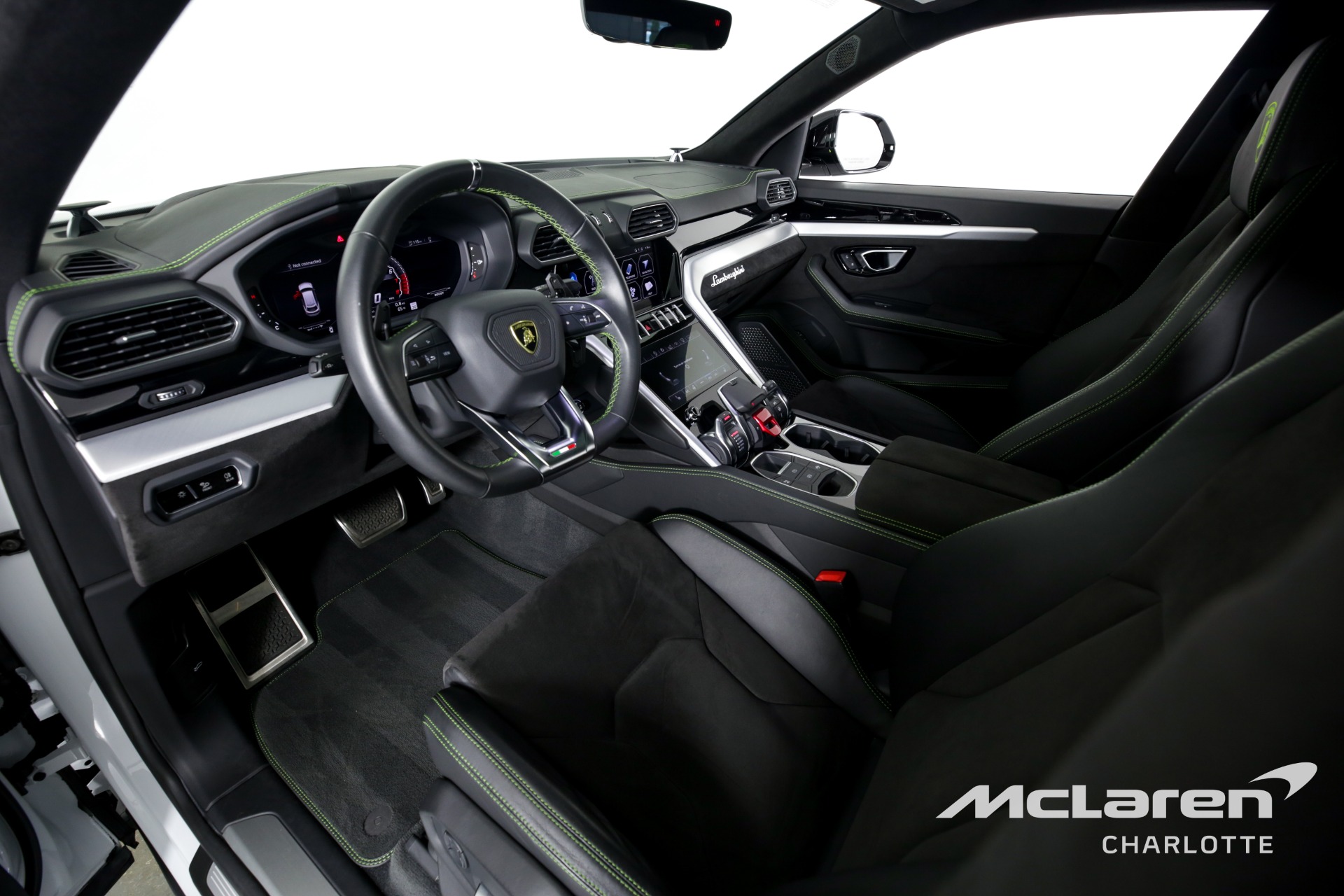2020 LAMBORGHINI URUS, 10/19
