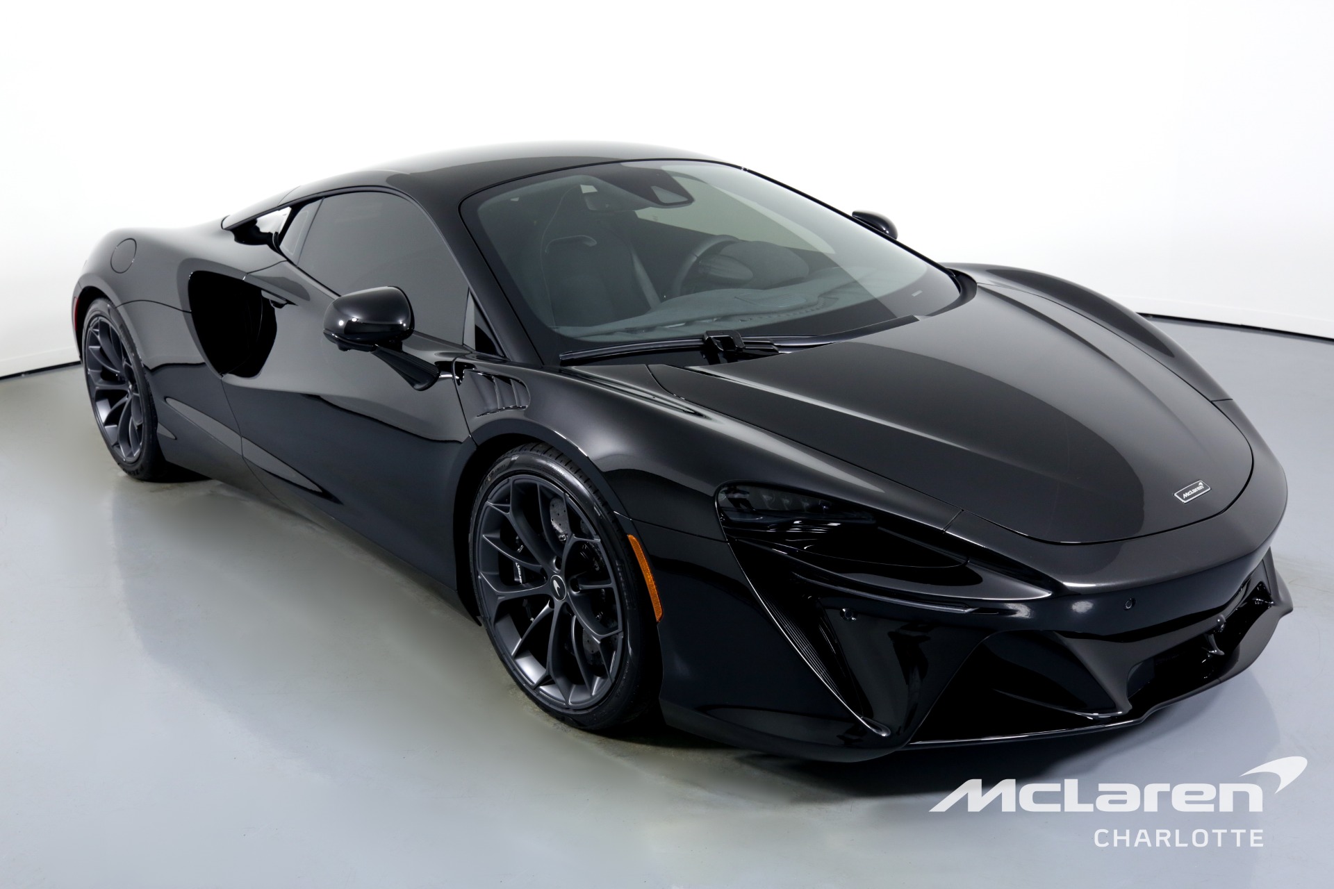 2023 MCLAREN ARTURA, 2/20