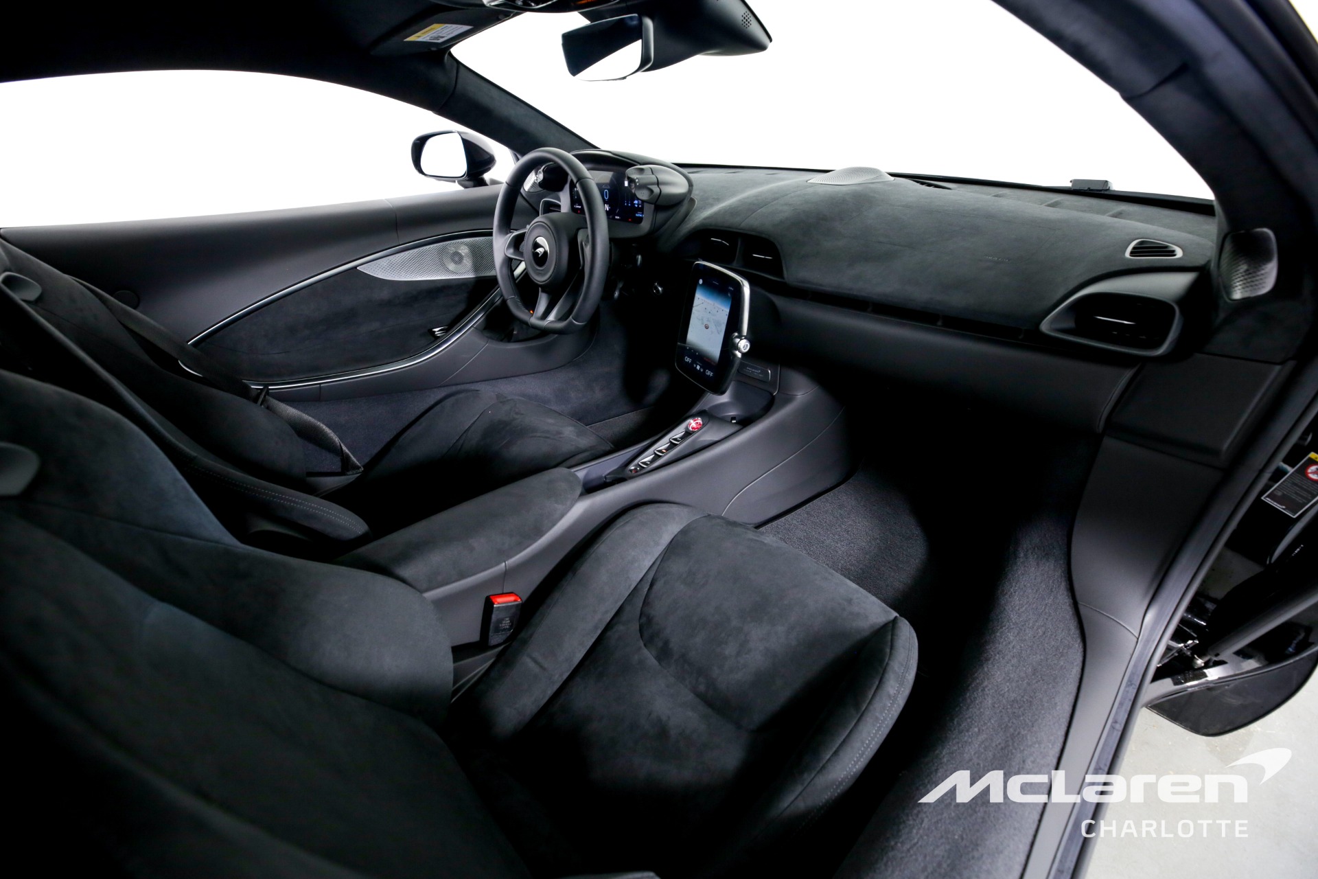 2023 MCLAREN ARTURA, 19/20