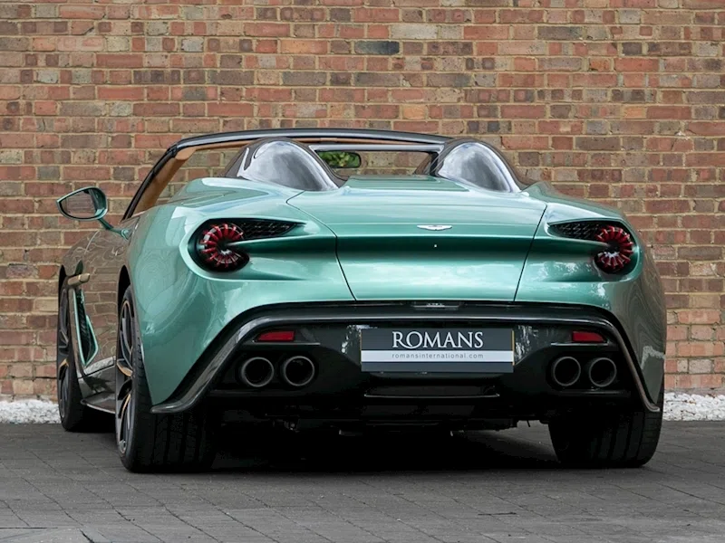 2018 Aston Martin Vanquish Zagato Coupe, rear three-quarter view, Grün Metallic