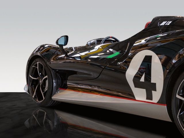 2022 McLaren Elva Roadster, 17/19