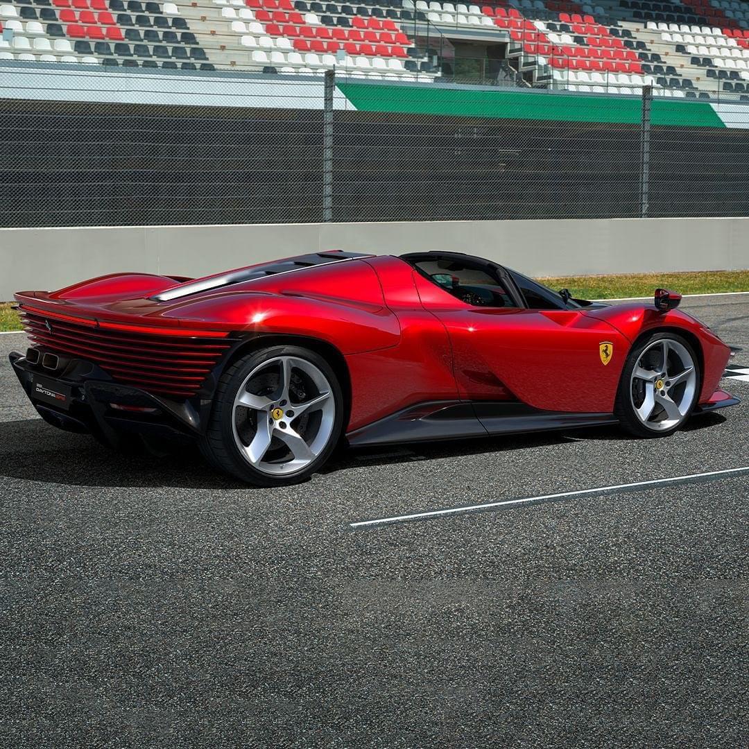 2023 Ferrari Daytona SP3, 2/7