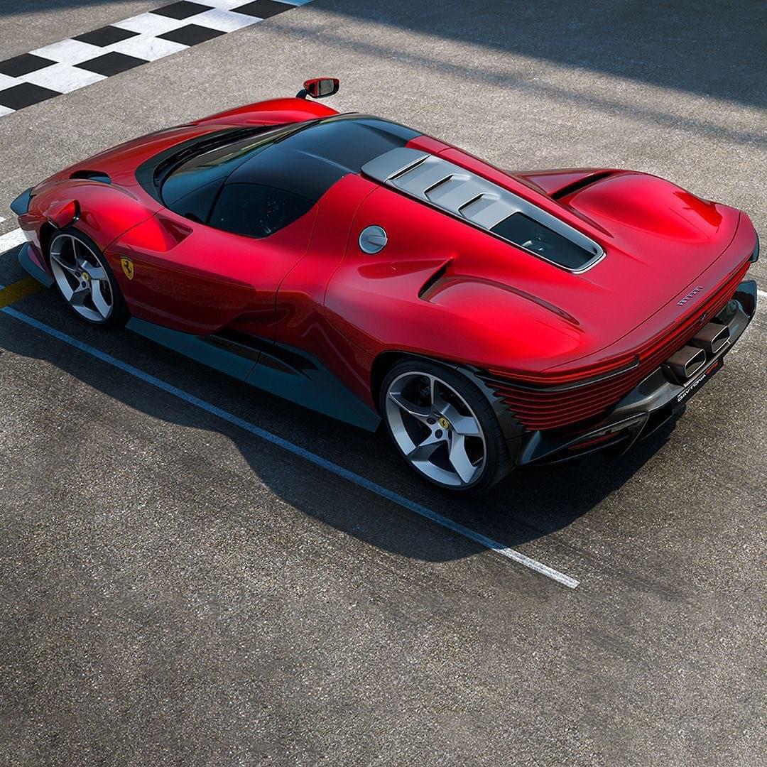 2023 Ferrari Daytona SP3, 4/7