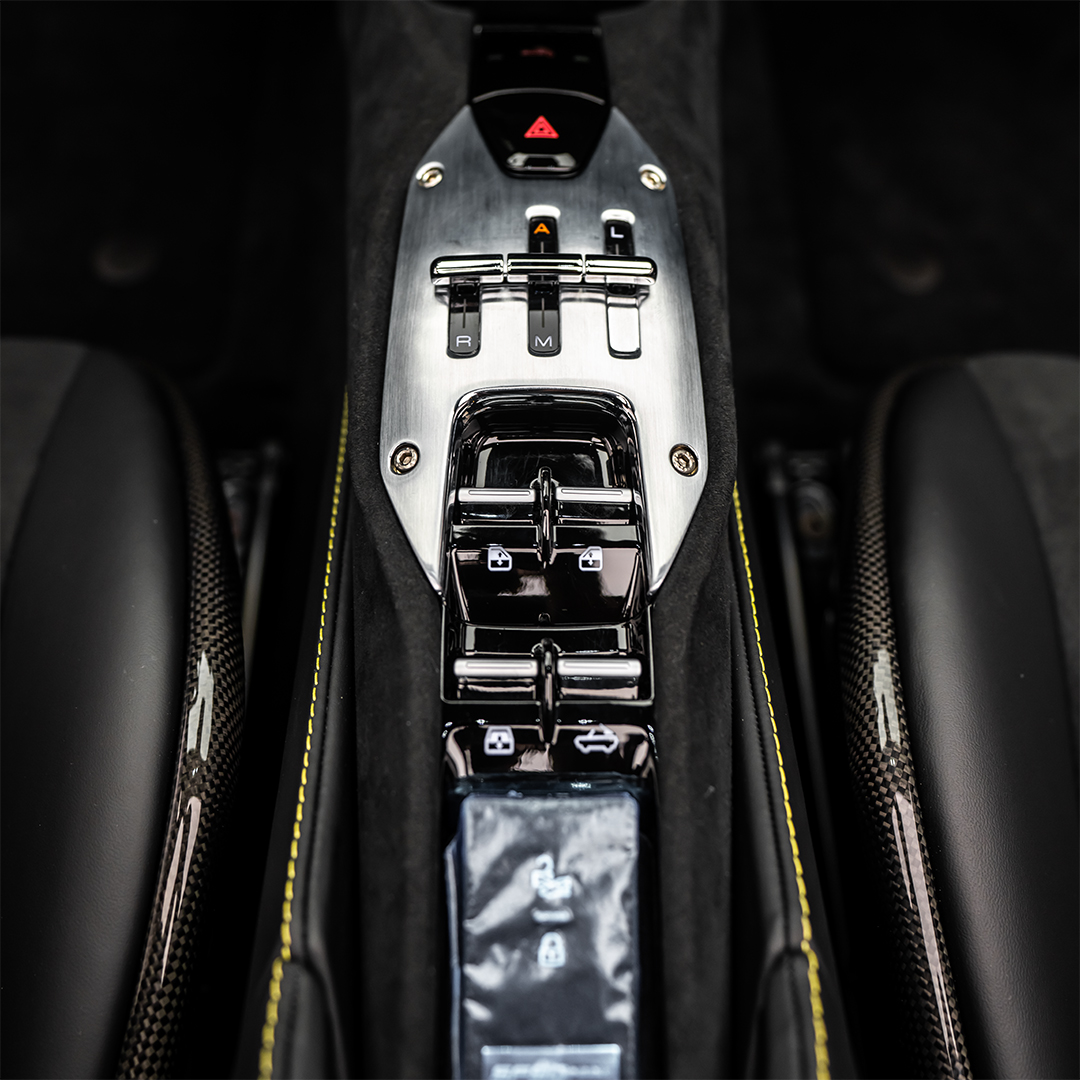 2023 FERRARI SF90 SPIDER, 8/19