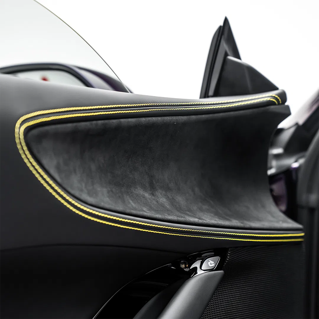 2023 Ferrari SF90 Spider interior