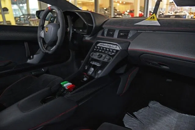 2013 Lamborghini Veneno interior, dashboard