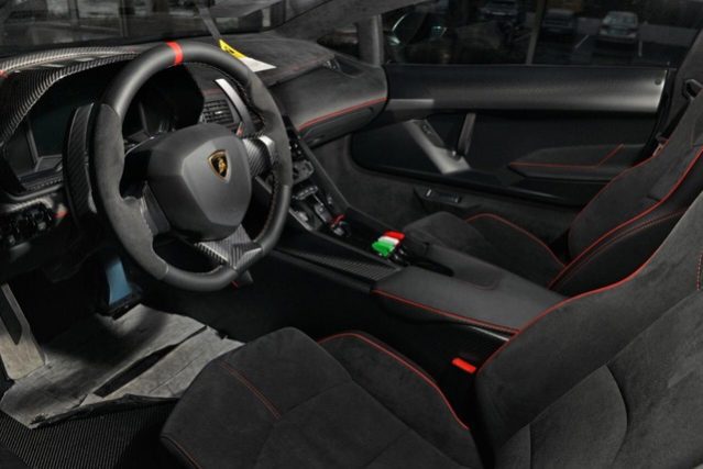 2013 Lamborghini Veneno, 5/10