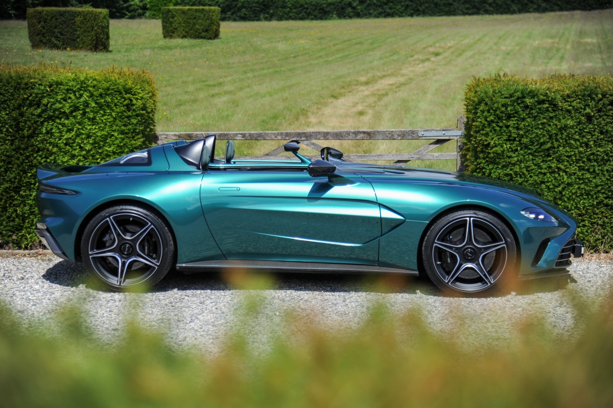 2022 ASTON MARTIN V12 SPEEDSTER DBR1 PACKAGE, 11/27