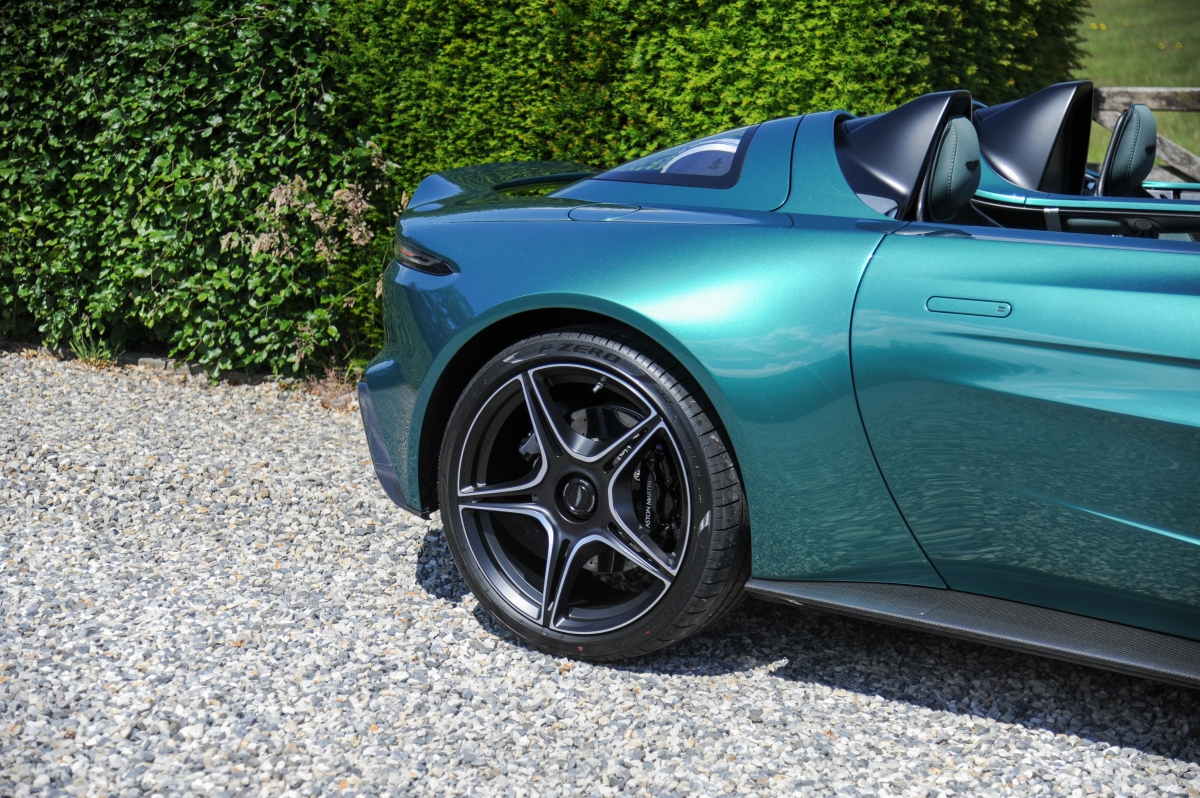2022 ASTON MARTIN V12 SPEEDSTER DBR1 PACKAGE, 12/27