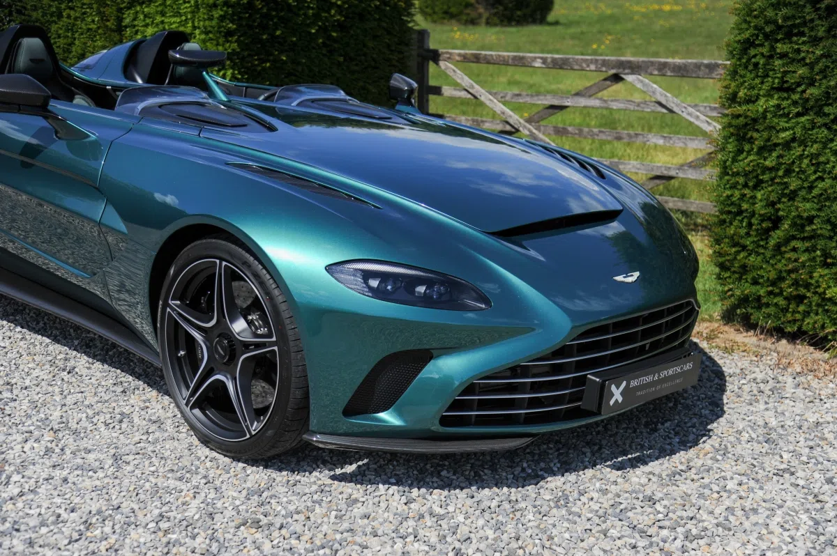 2022 Aston Martin V12 Speedster DBR1 Package for sale, exterior, Forest Green