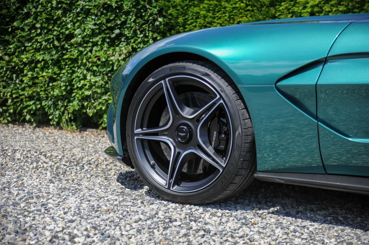 2022 Aston Martin V12 Speedster DBR1 Package wheel
