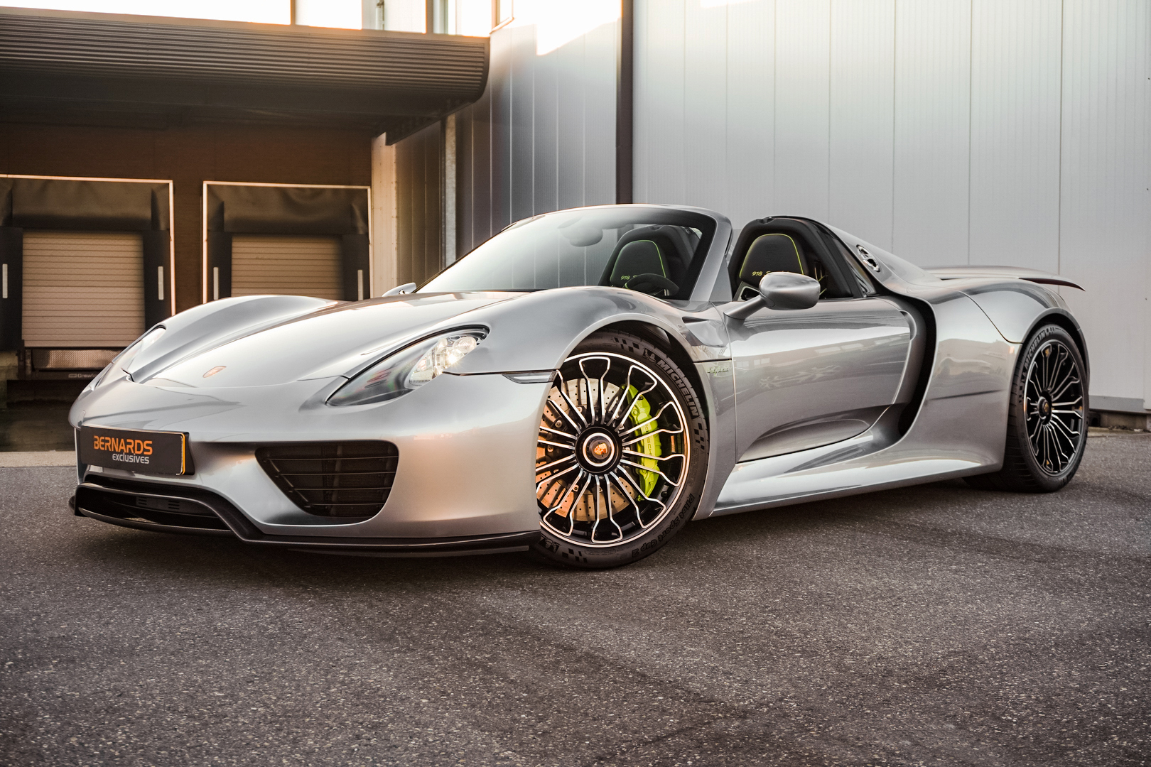 2015 Porsche 918 Spyder, 2/17