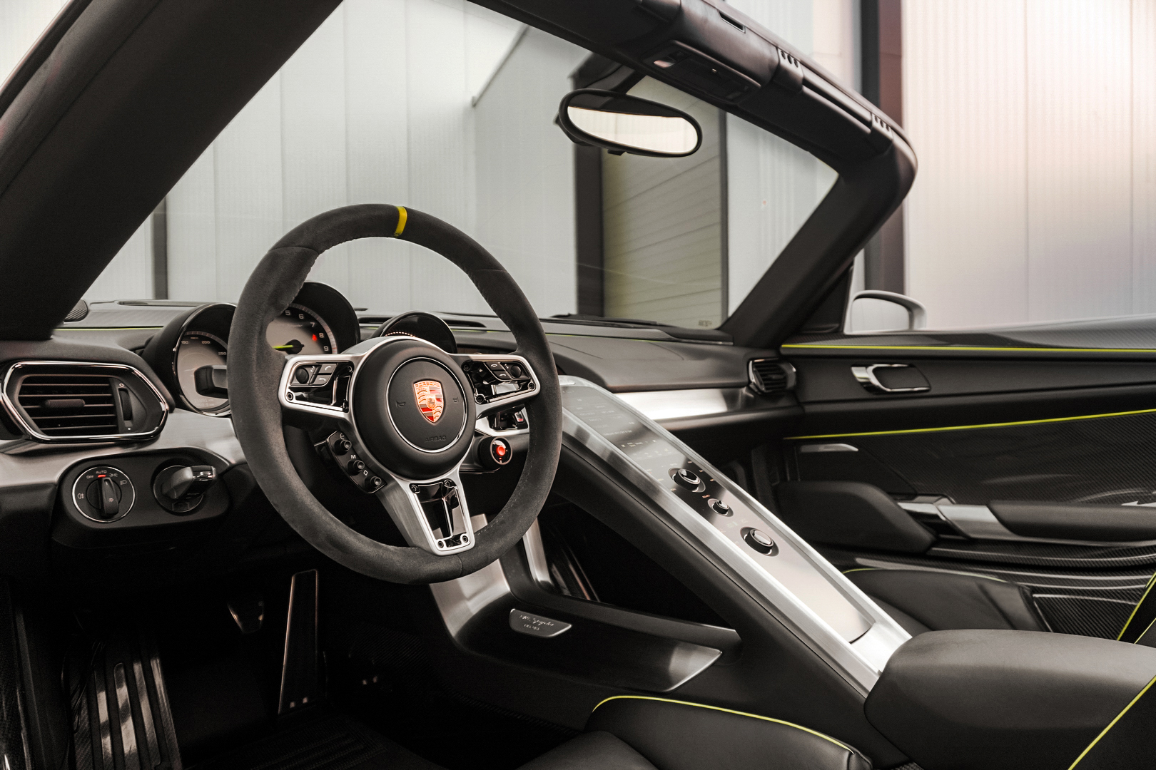 2015 Porsche 918 Spyder, 3/17