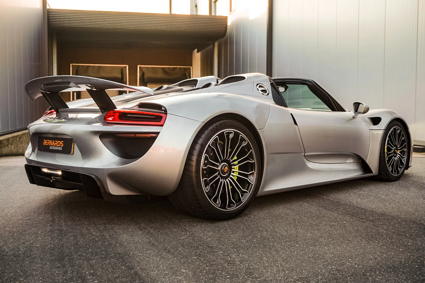 2015 Porsche 918 Spyder for sale, exterior, GT silver metallic
