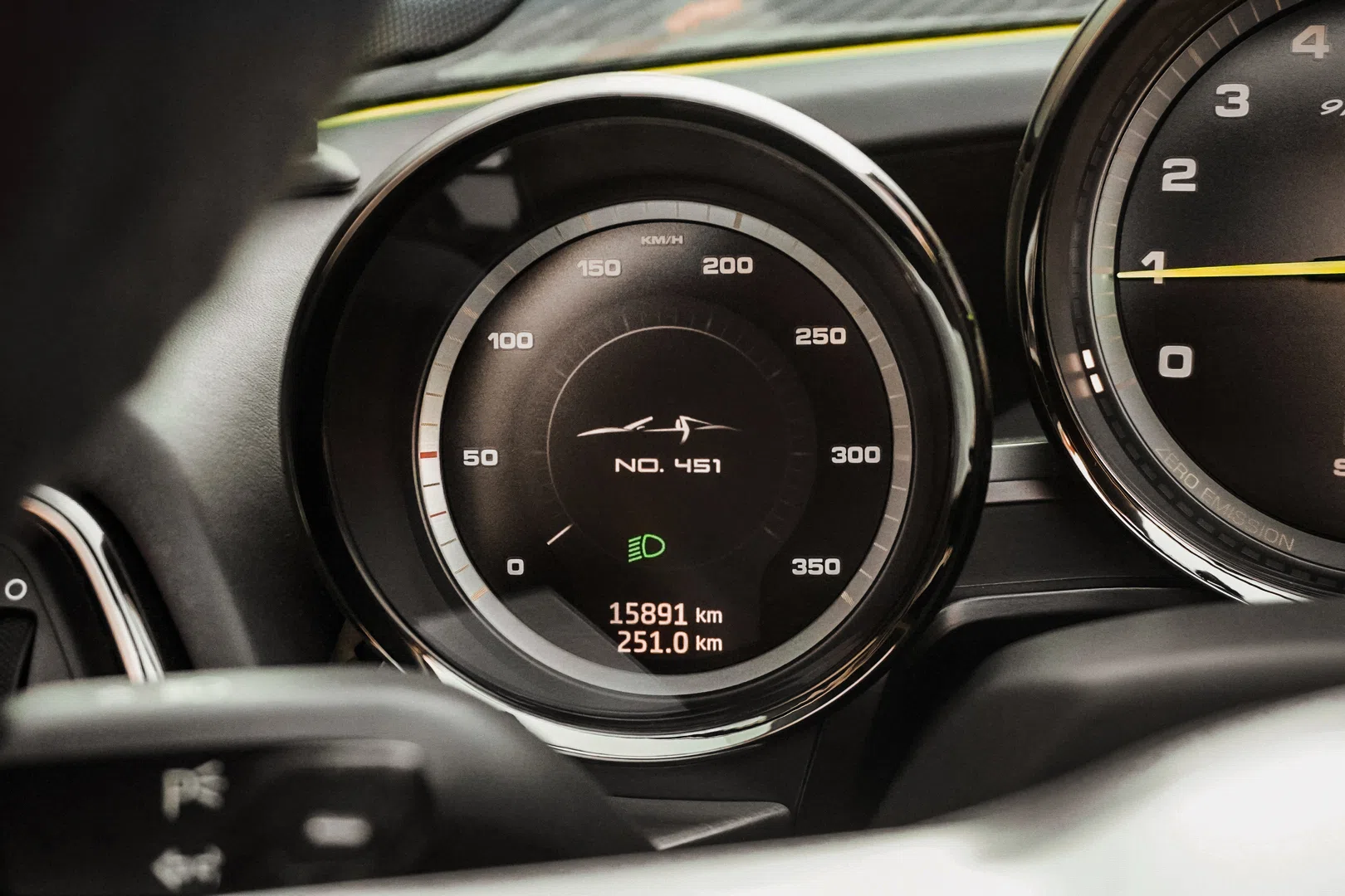 2015 Porsche 918 Spyder interior