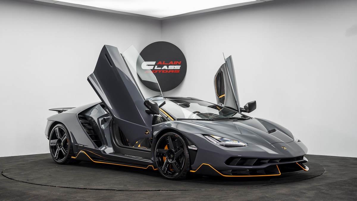 2018 Lamborghini Centenario Roadster 1 of 20, 4/19