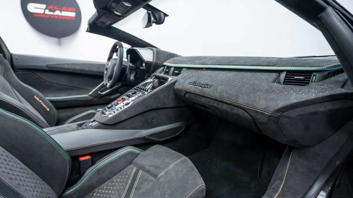 2022 Lamborghini Aventador LP 780-4 Ultimae Roadster 1 of 250 interior
