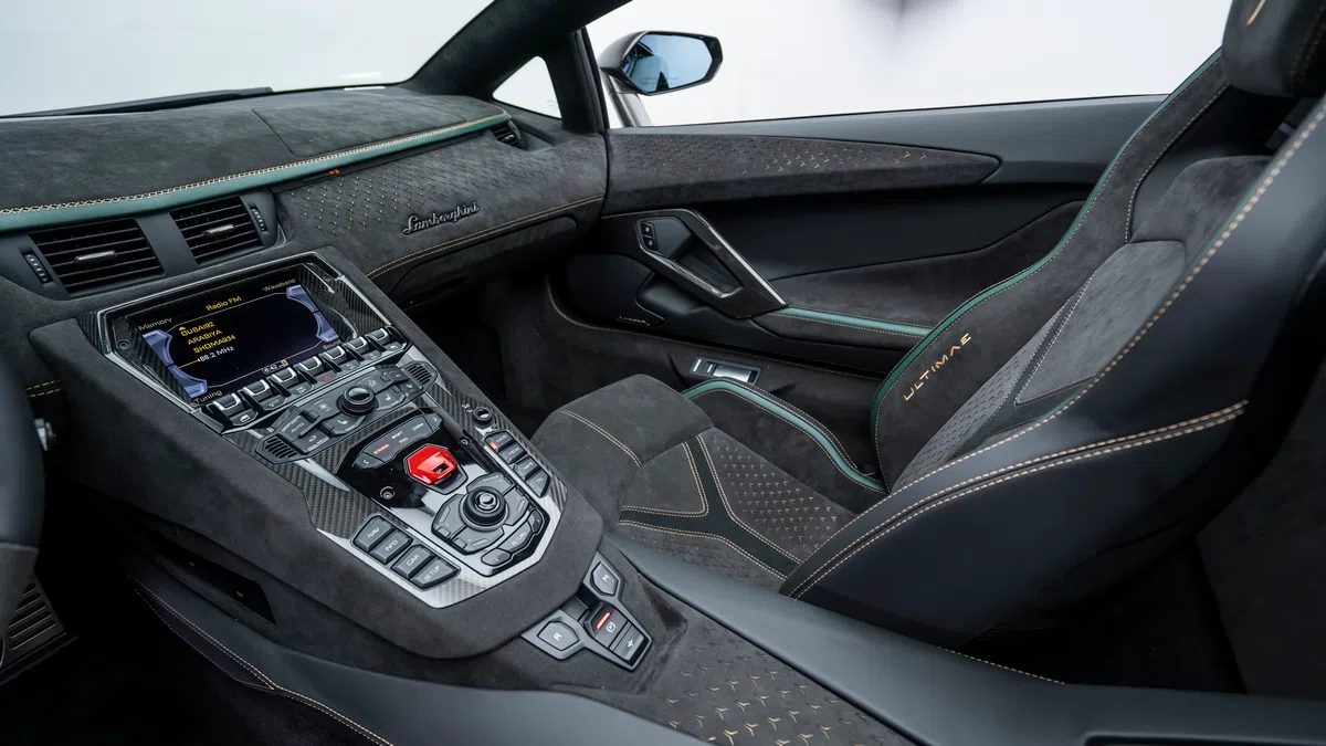 2022 Lamborghini Aventador LP 780-4 Ultimae Roadster 1 of 250 interior