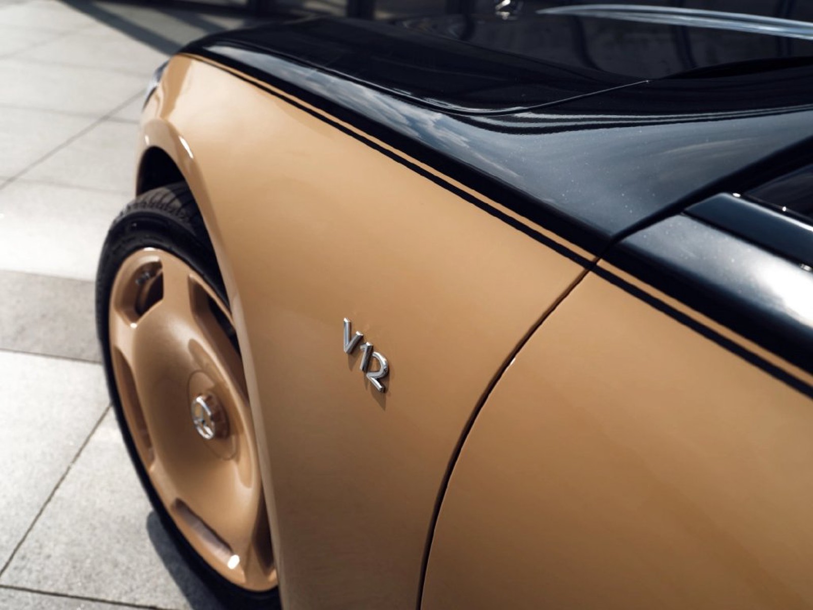 2021 VIRGIL ABLOH MAYBACH S680, 3/10