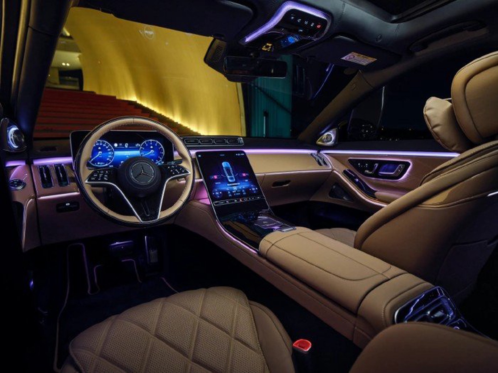 2021 VIRGIL ABLOH MAYBACH S680, 4/10