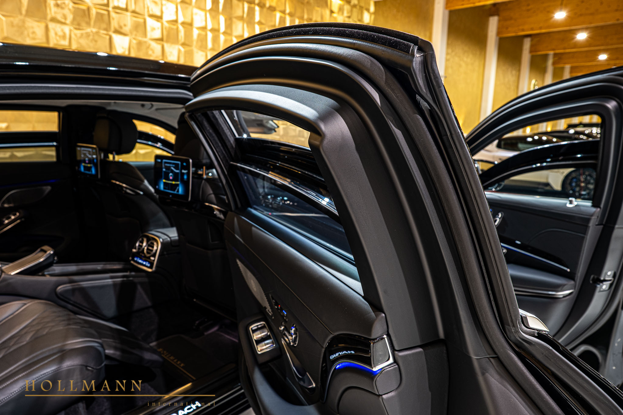 2017 Maybach S600 Guard VR10: The Ultimate Armored Luxury Vehicle, 3/19