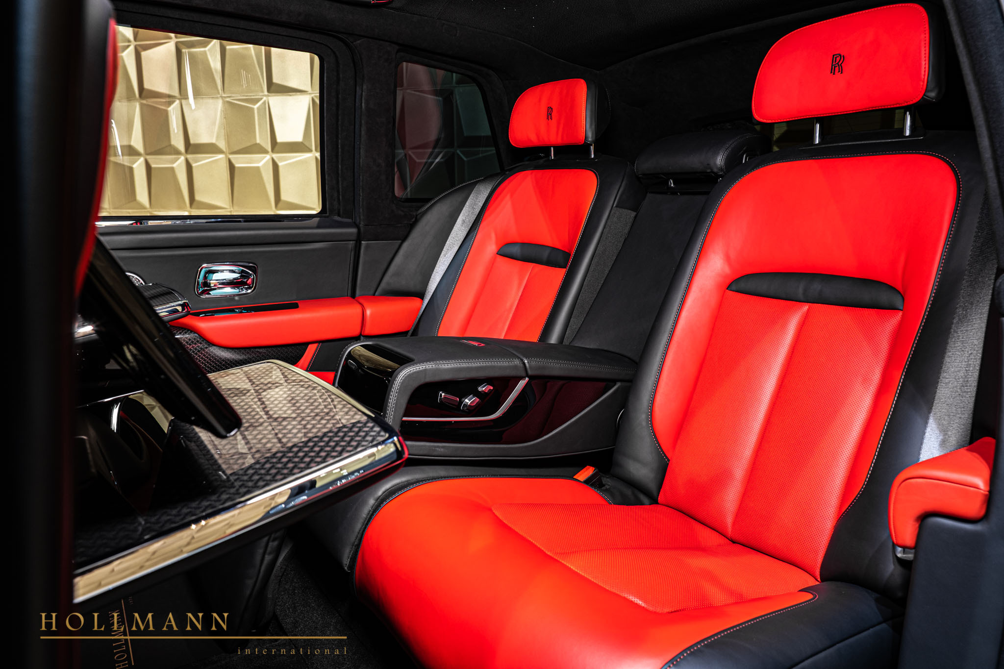 2022 Rolls-Royce Cullinan Black Badge Armoured +350mm VR6, 3/22