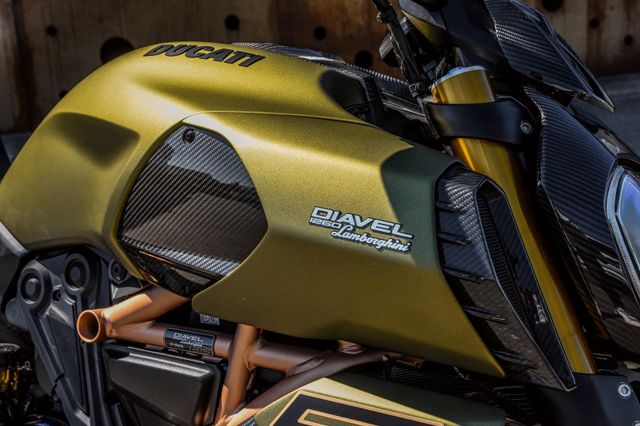 2023 S Diavel Lamborghini, 5/18
