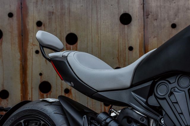2023 DUCATI  X-Diavel Nera, 2/13