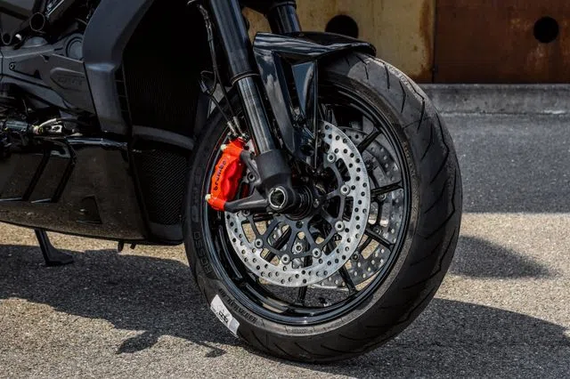 2023 DUCATI  X-Diavel Nera wheel