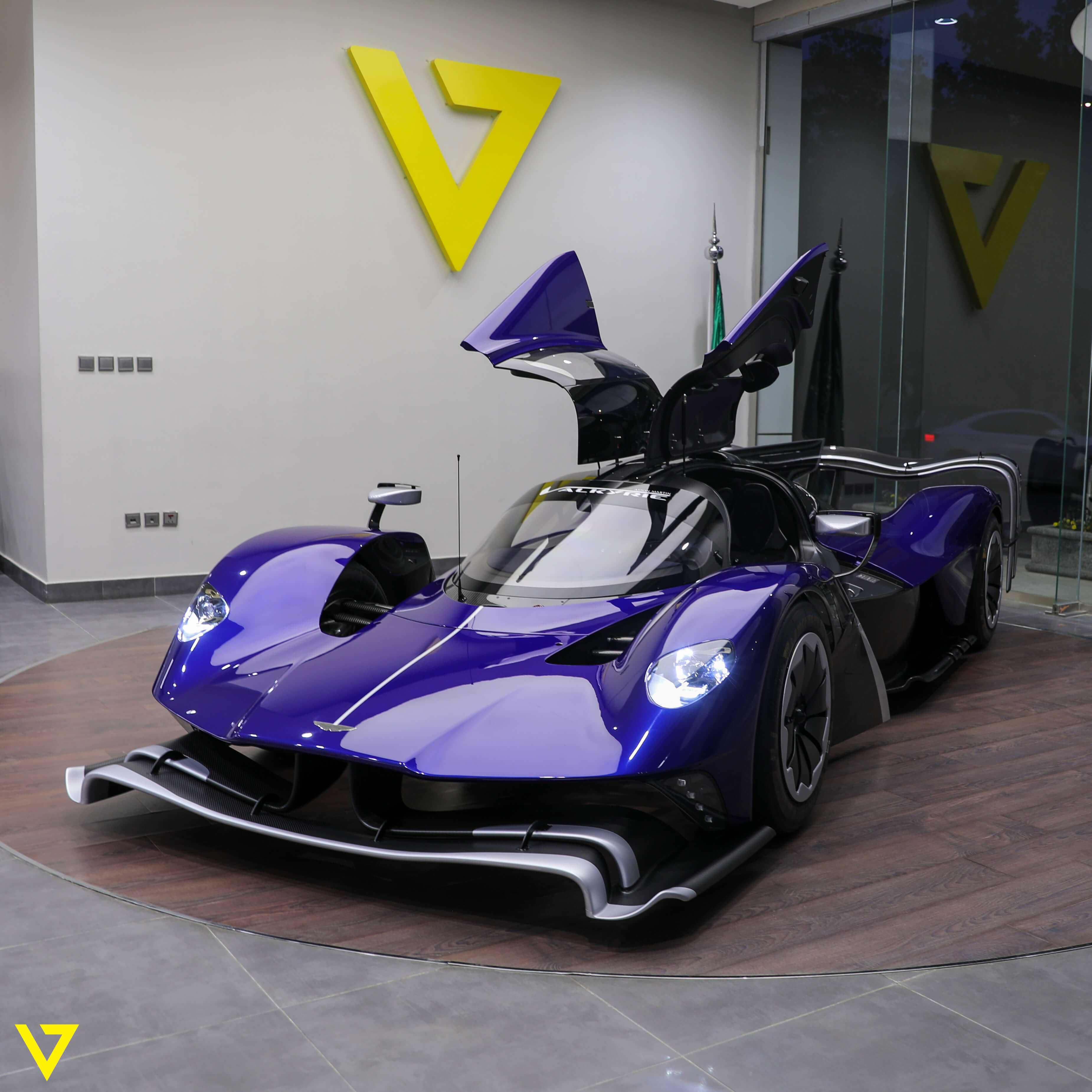 2022 Aston Martin Valkyrie AMR Pro, 2/14
