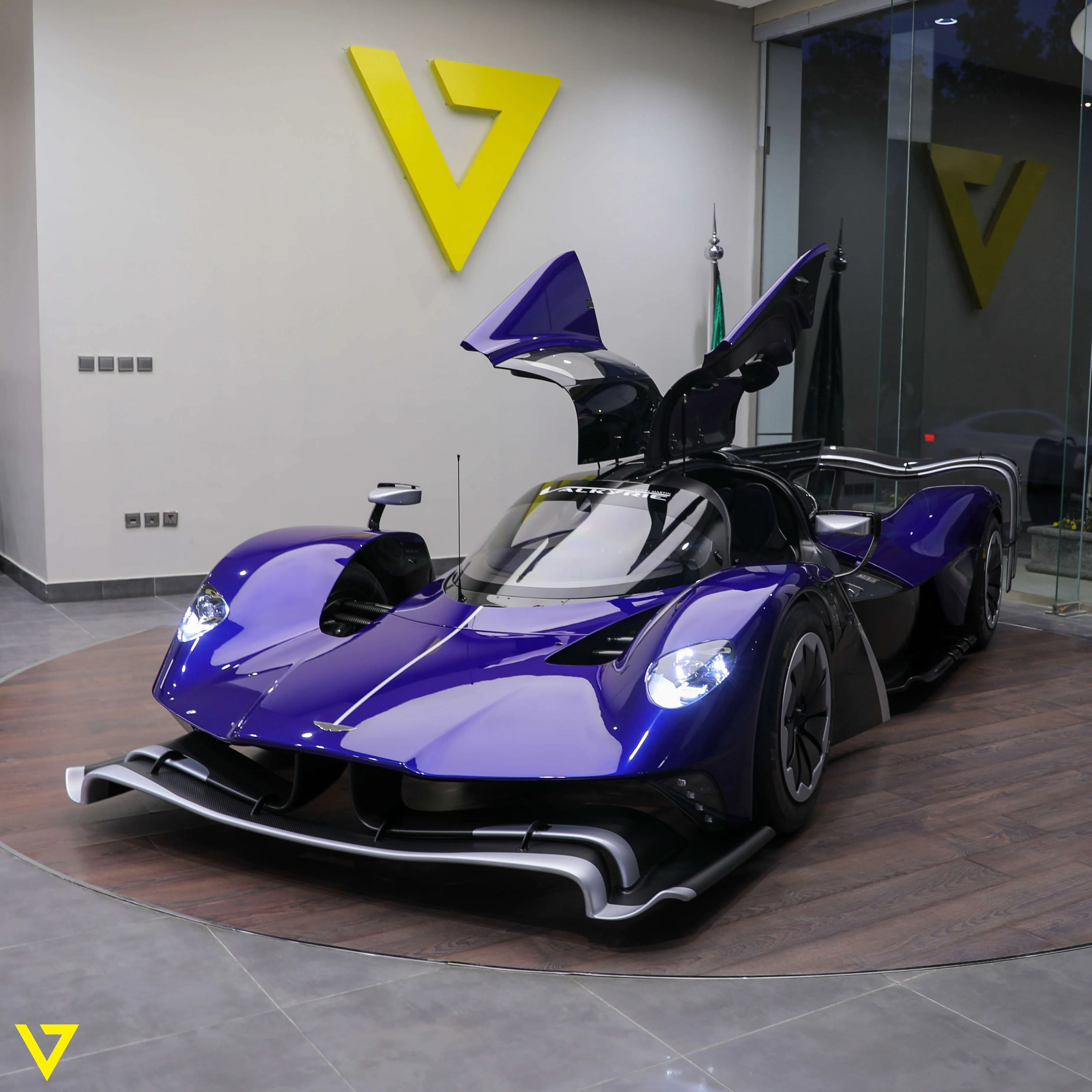 2022 Aston Martin Valkyrie AMR Pro, 2/14