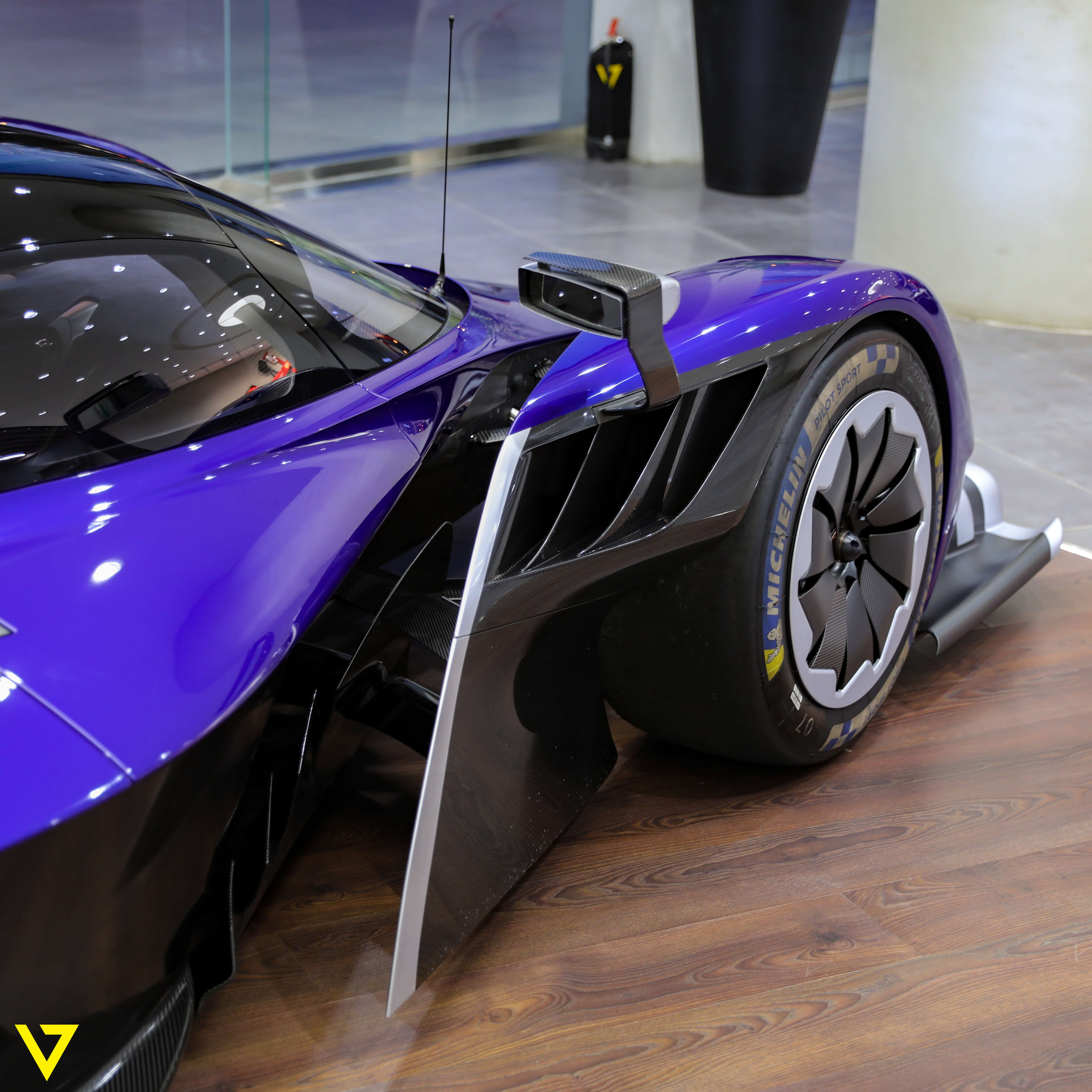 2022 Aston Martin Valkyrie AMR Pro, 4/14