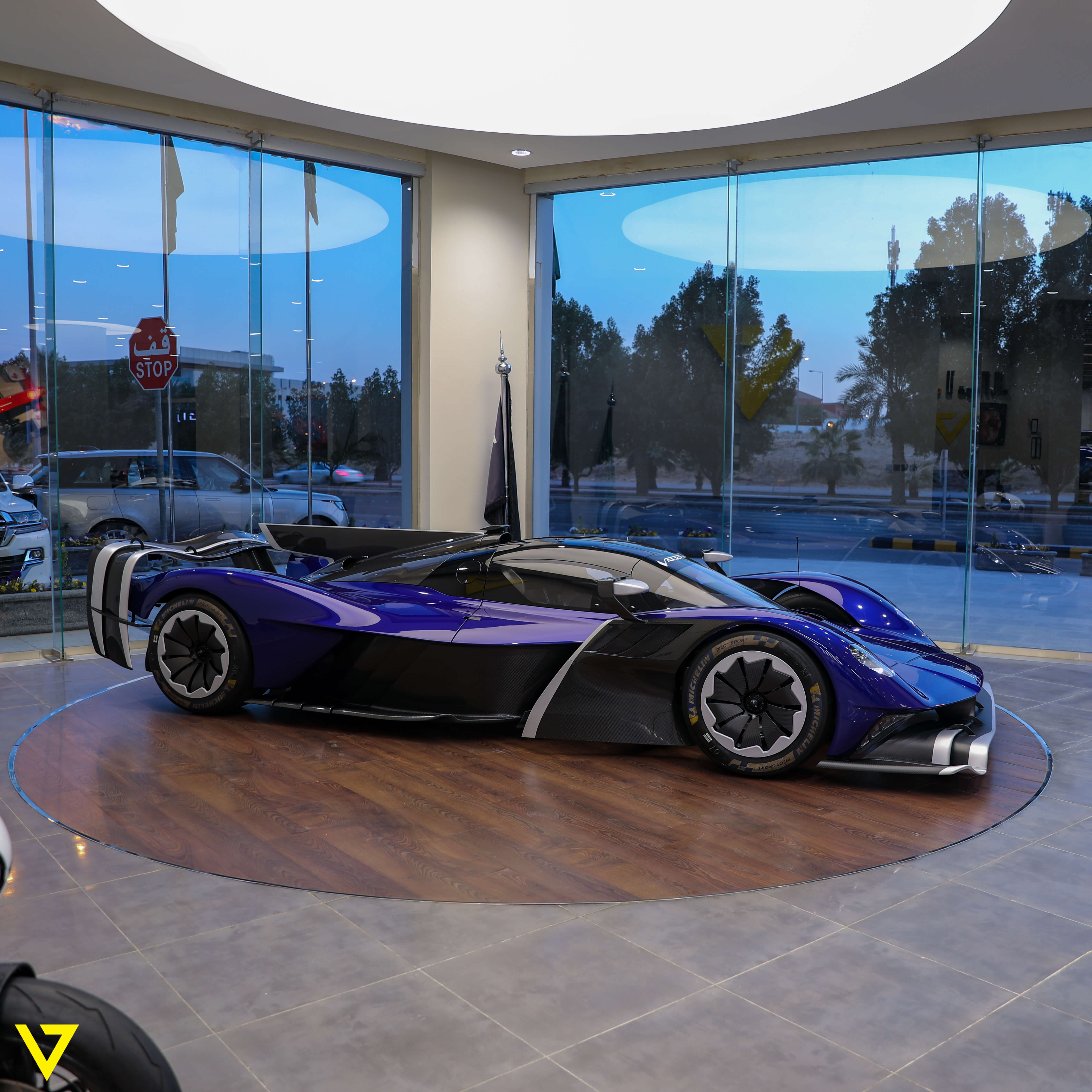 2022 Aston Martin Valkyrie AMR Pro, 8/14