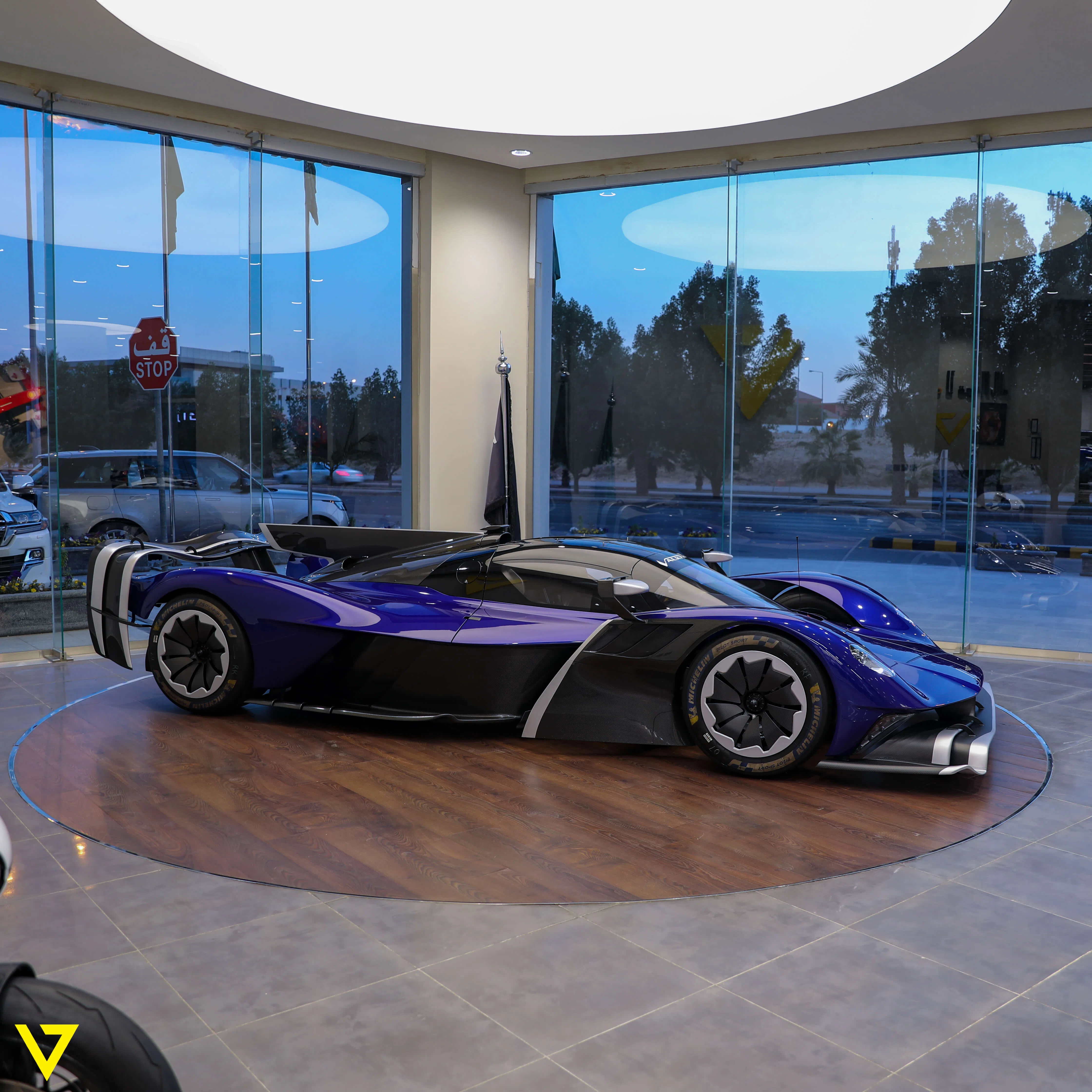 2022 Aston Martin Valkyrie AMR Pro, 8/14