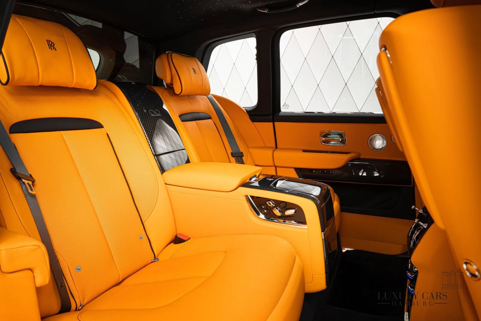 2023 Rolls-Royce Cullinan BLACK BADGE interior, seats