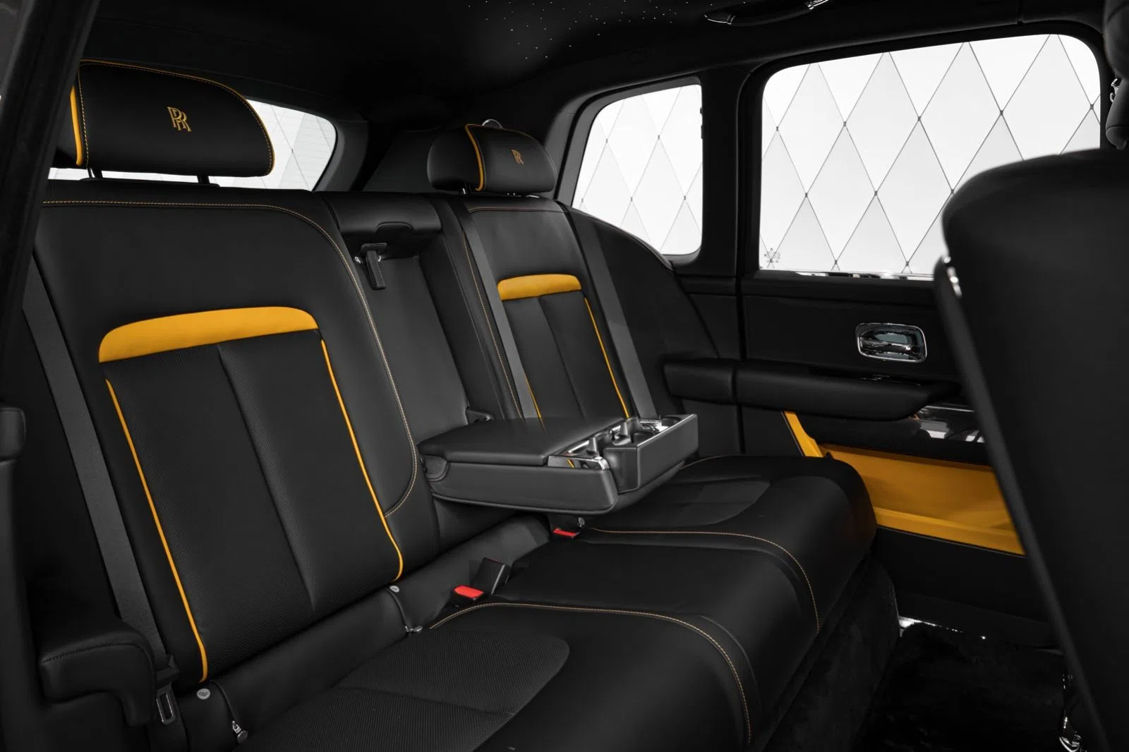 2023 Rolls-Royce Cullinan BLACK BADGE interior, seats