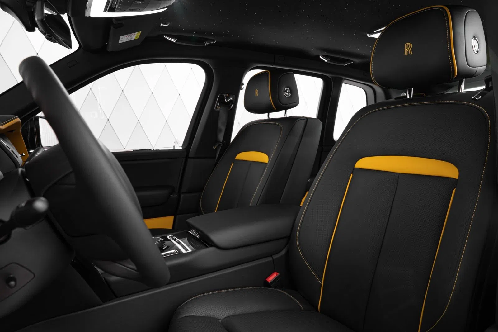 2023 Rolls-Royce Cullinan BLACK BADGE interior, seats