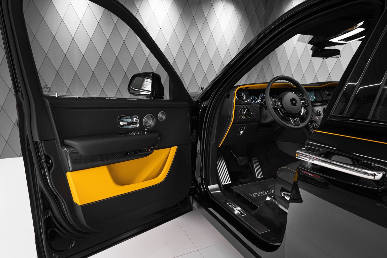 2023 Rolls-Royce Cullinan BLACK BADGE, 13/15