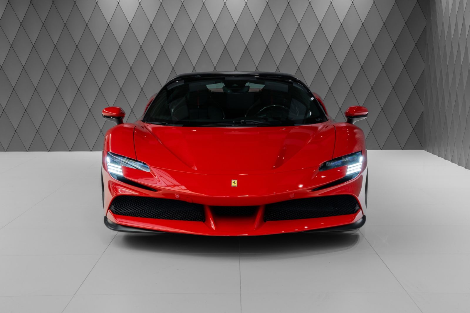 2023 Ferrari SF 90 Spider, 12/13