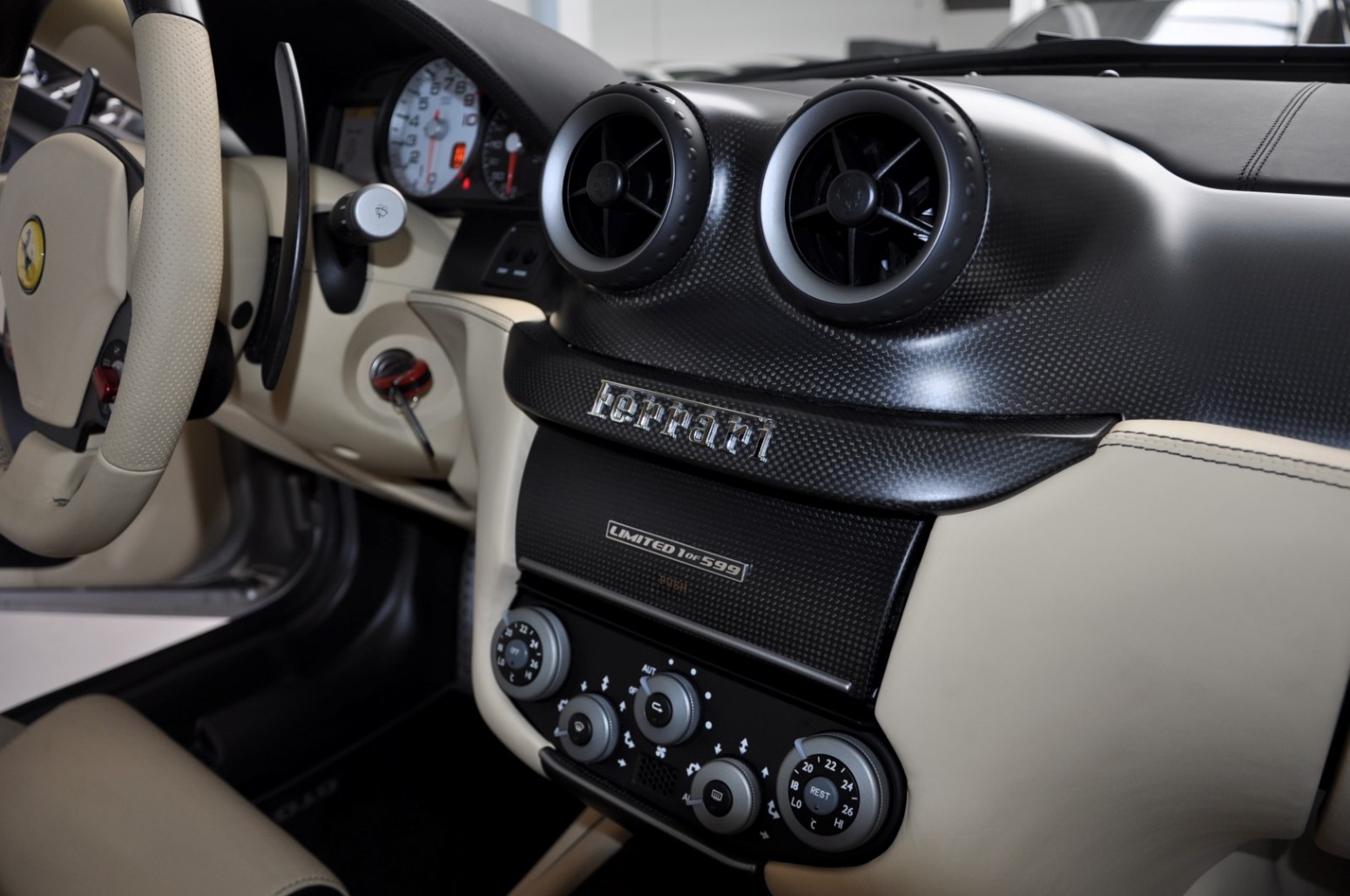 2010 Ferrari 599 GTO, 13/24